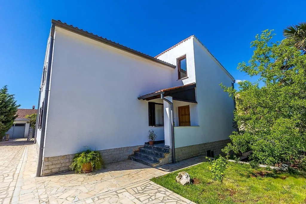 Apartment Viviana Pola 0*,