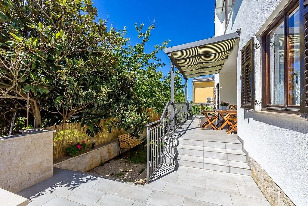 Apartment Viviana Pola